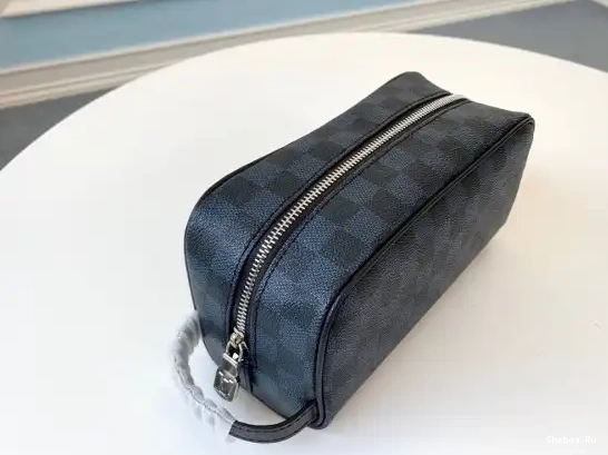 POUCH LOUIS VUITTON TOILETRY 0617